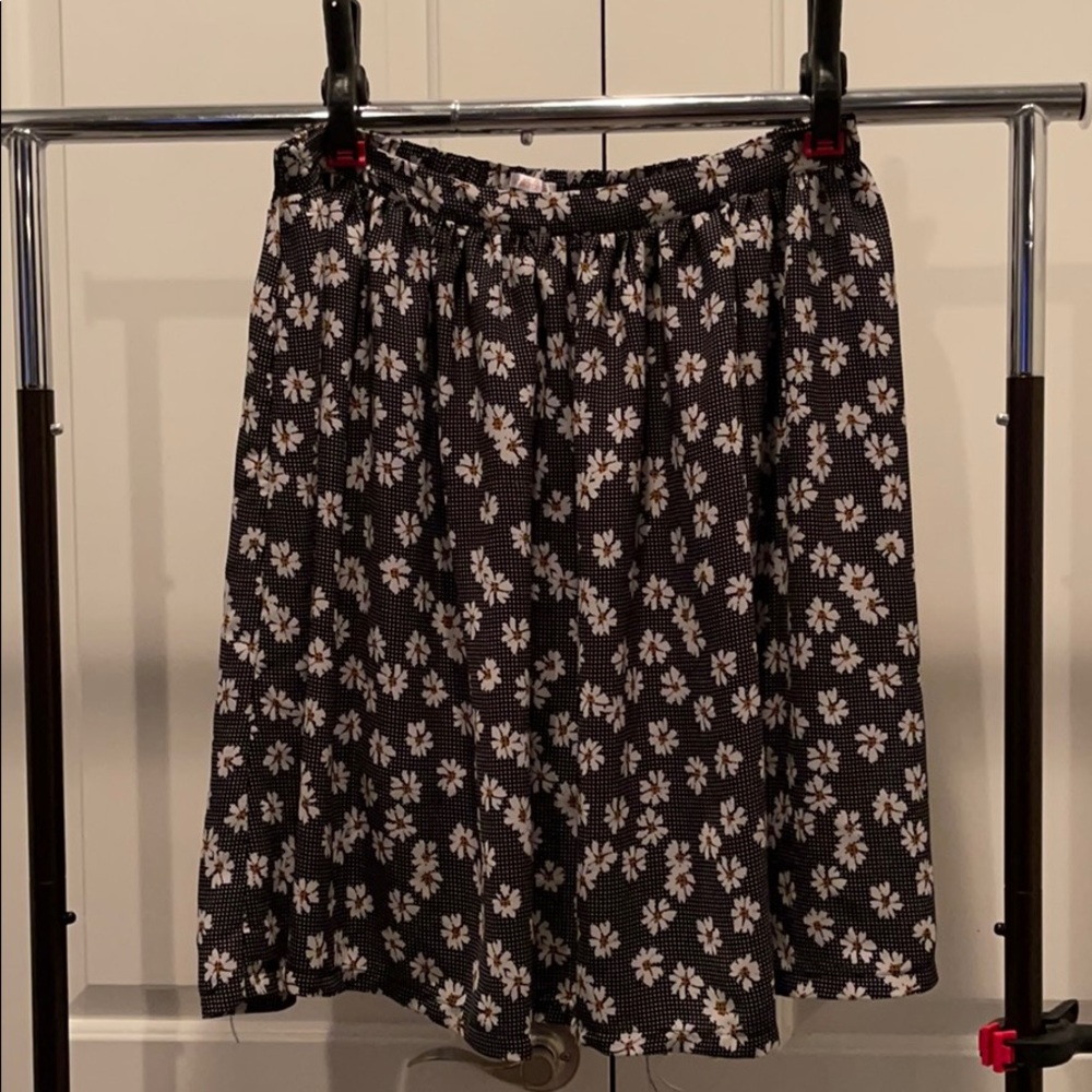 Daisy print skirt